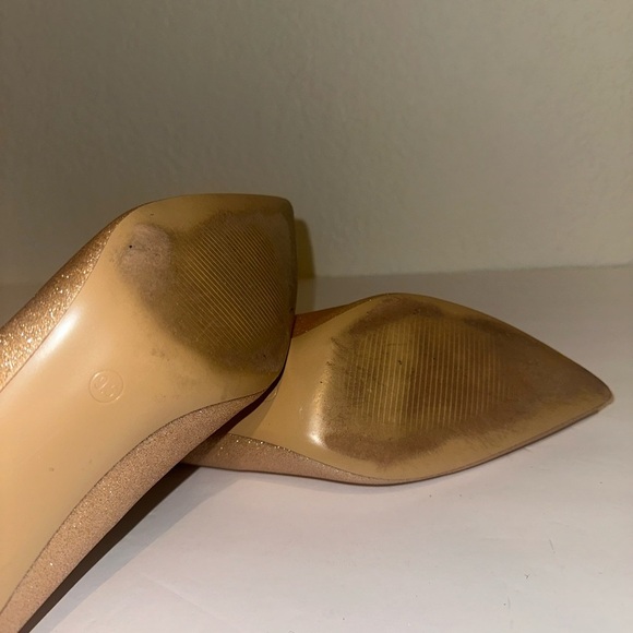 JOY IN LOVE | Low Pointy Toe Kitten Heel in Gold size 9.5 - Picture 6 of 8